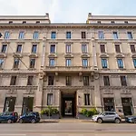 Spacious Apartment In Central Milan Next To Metro