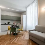 Spacious Apartment In Central Milan Next To Metro