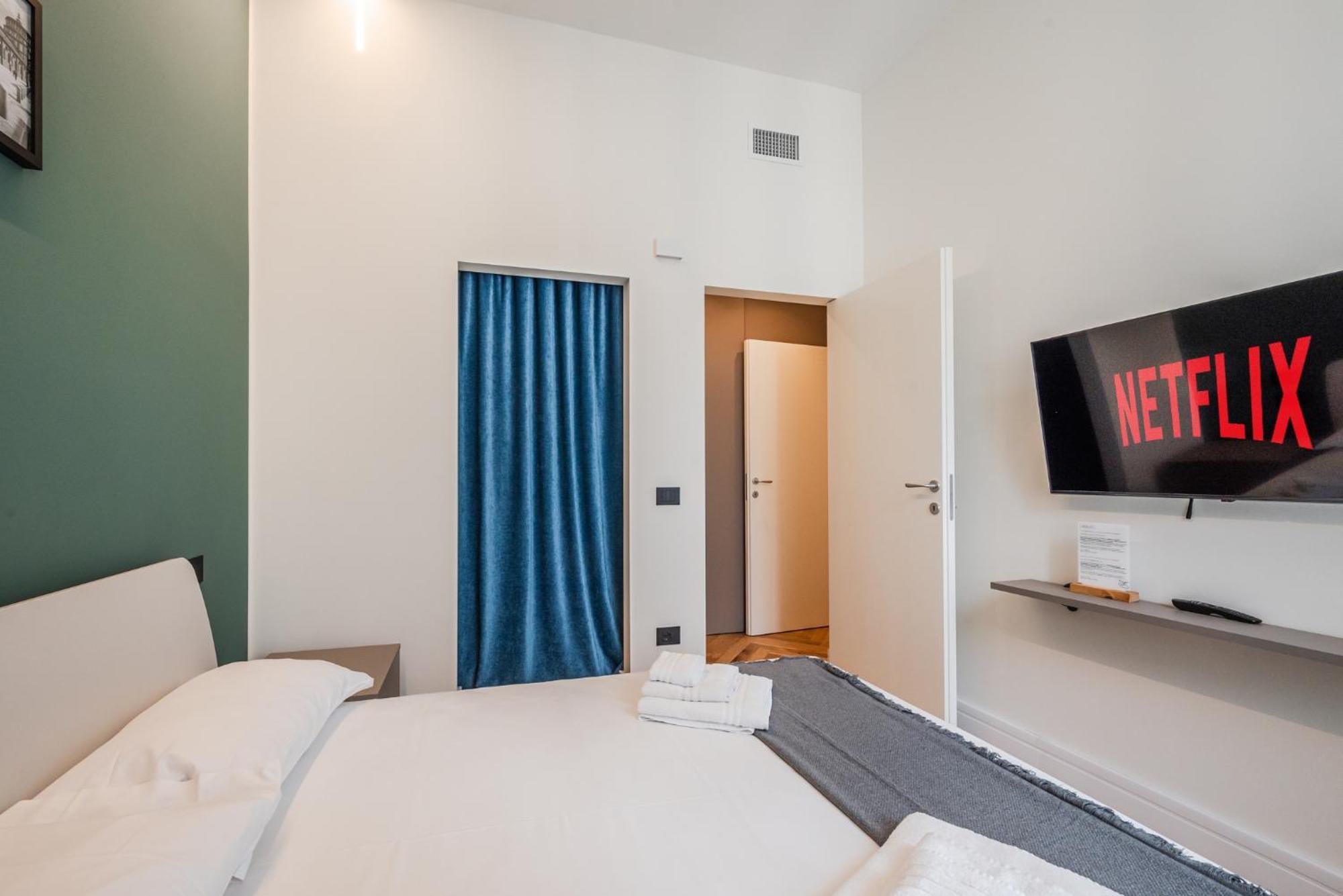 Spacious In Next To Metro Apartment *