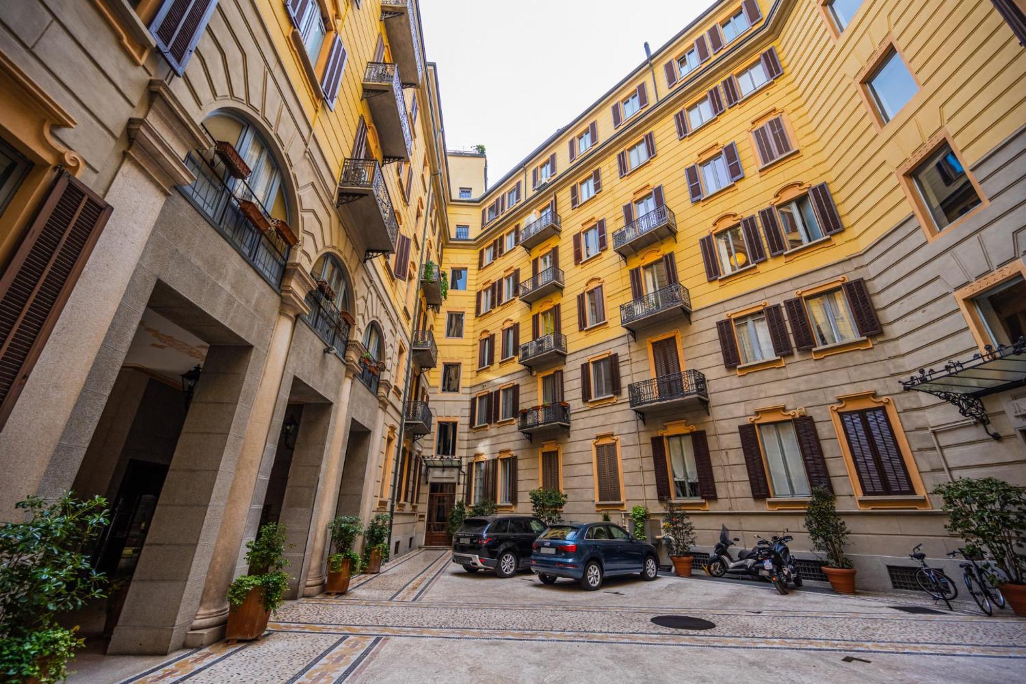 Spacious In Next To Metro Apartment Mailand